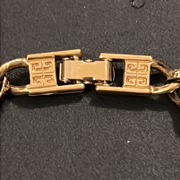 Vintage Givenchy Gold Plated Byzantine Rope Chain Logo Claps Runway Bracelet - Picture 11 of 14